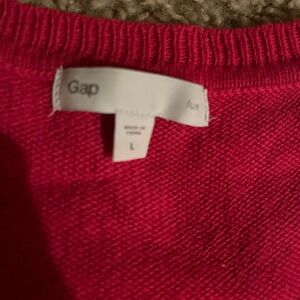 Large like new Gap sweater